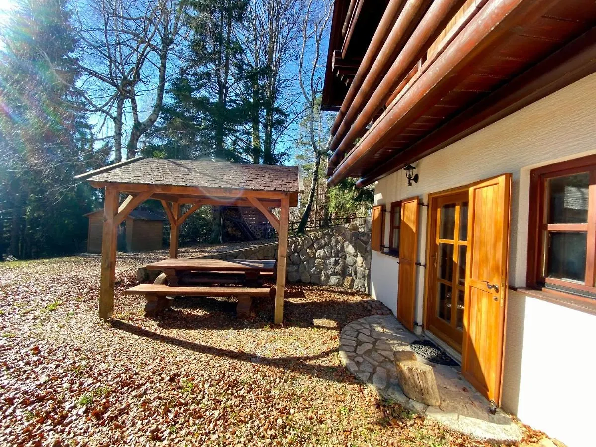 Pine Lodge Hlevci